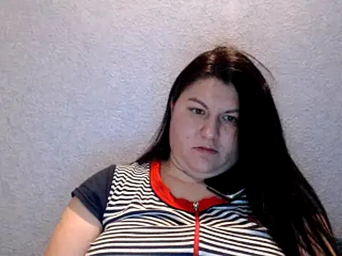 Snapshot of KiraSwee chatting on 12.10.24 KiraSwee online show from 12.10.24