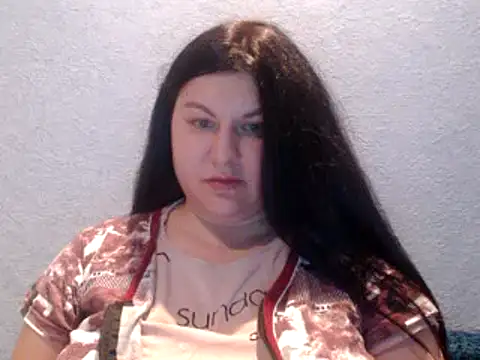 Snapshot of KiraSwee chatting on 01.11.25 KiraSwee online show from 01.11.25