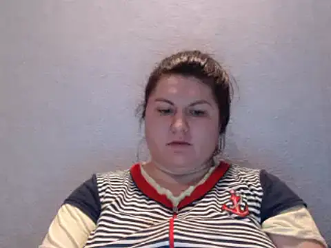 Snapshot of KiraSwee chatting on 02.02.25 KiraSwee online show from 02.02.25