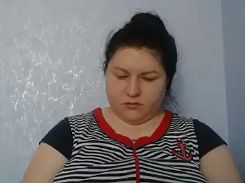 Snapshot of KiraSwee chatting on 02.22.25 KiraSwee online show from 02.22.25
