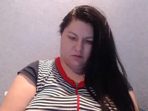 Snapshot of KiraSwee chatting on 02.23.25 KiraSwee online show from 02.23.25
