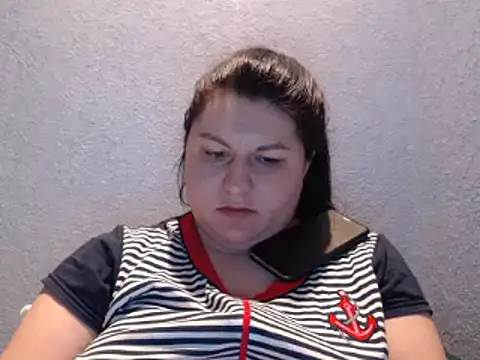 Snapshot of KiraSwee chatting on 03.05.25 KiraSwee online show from 03.05.25
