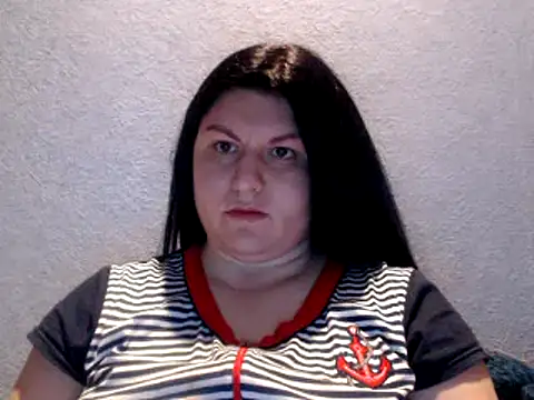 Snapshot of KiraSwee chatting on 03.16.25 KiraSwee online show from 03.16.25