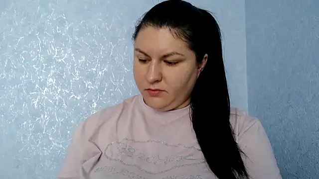 Snapshot of KiraSwee chatting on 09.09.25 KiraSwee online show from 09.09.25