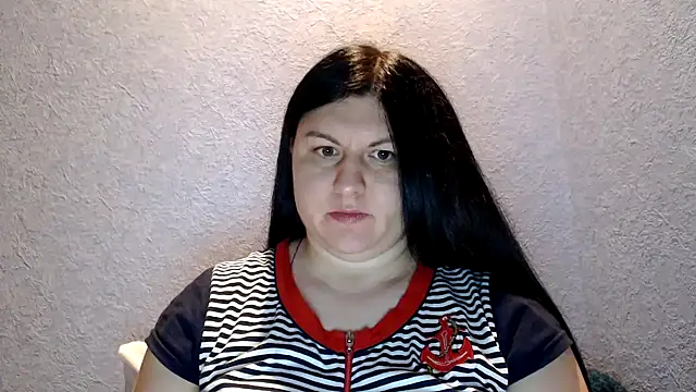 Snapshot of KiraSwee chatting on 09.12.25 KiraSwee online show from 09.12.25