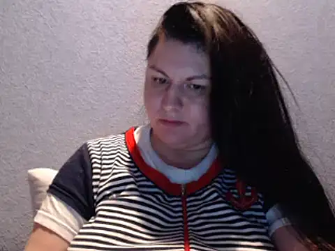 Snapshot of KiraSwee chatting on 10.09.25 KiraSwee online show from 10.09.25