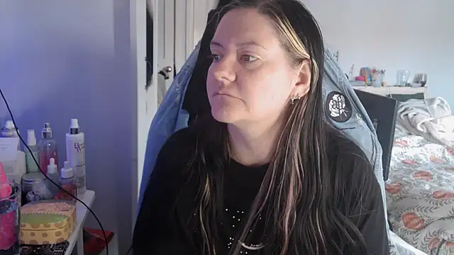 AureliaXOX online show from 10.02.25