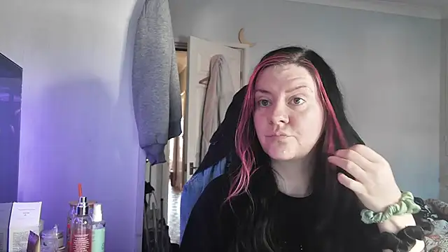 AureliaXOX online show from 11.12.25