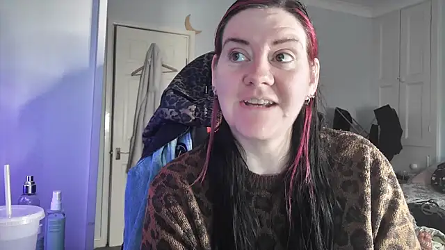 AureliaXOX online show from 11.25.25