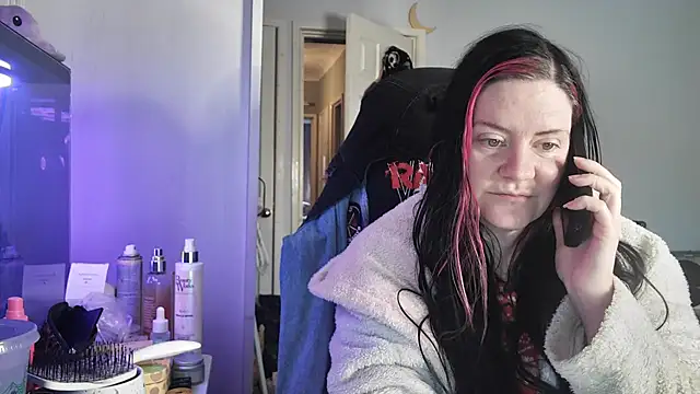 AureliaXOX online show from 12.21.25