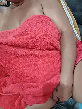 Snapshot of thefuckingowneroftits chatting on 04.25.26 thefuckingowneroftits online show from 04.25.26