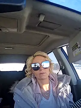 Snapshot of beautifulme23 chatting on 02.14.25 beautifulme23 online show from 02.14.25