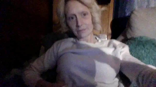 Snapshot of beautifulme23 chatting on 02.16.25 beautifulme23 online show from 02.16.25