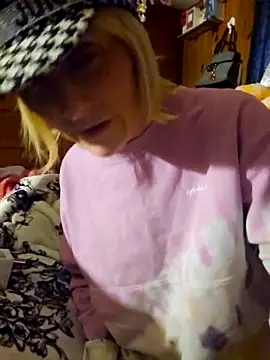 Snapshot of beautifulme23 chatting on 02.17.25 beautifulme23 online show from 02.17.25