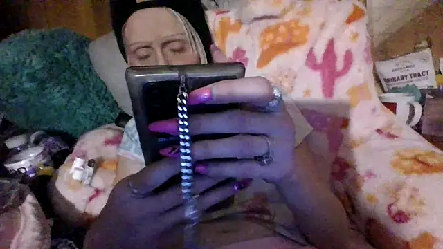 Snapshot of beautifulme23 chatting on 02.18.25 beautifulme23 online show from 02.18.25