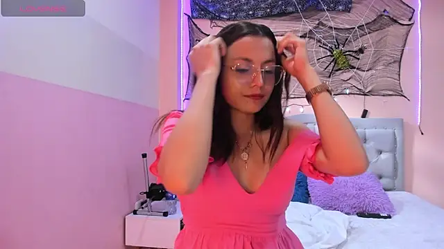 Snapshot of littletammy4u_ chatting on 10.24.25 littletammy4u online show from 10.24.25