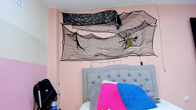 Snapshot of littletammy4u_ chatting on 10.28.25 littletammy4u online show from 10.28.25