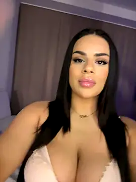 Snapshot of mrsbellanova chatting on 10.27.25 mrsbellanova online show from 10.27.25