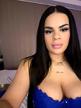 Snapshot of mrsbellanova chatting on 10.28.25 mrsbellanova online show from 10.28.25