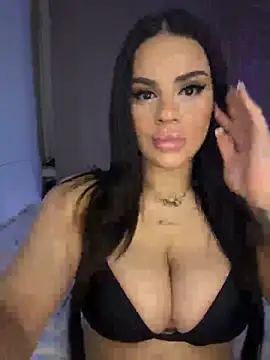 Snapshot of mrsbellanova chatting on 10.30.25 mrsbellanova online show from 10.30.25