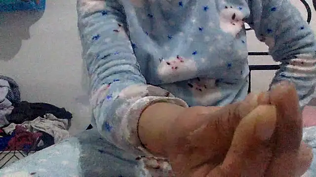 Snapshot of sharonlopez9611 chatting on 02.14.26 sharonlopez9611 online show from 02.14.26