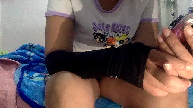 Snapshot of sharonlopez9611 chatting on 02.18.26 sharonlopez9611 online show from 02.18.26