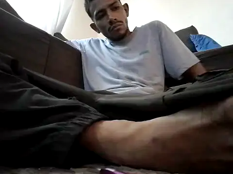 Mineirinho043 online show from 03.20.25