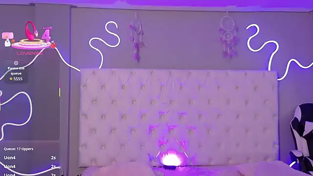 Snapshot of Alektra_bryce chatting on 11.21.25 Alektra bryce online show from 11.21.25