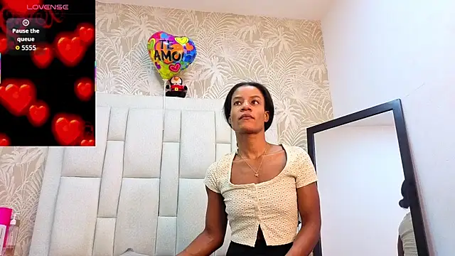 Snapshot of dafnnelewis chatting on 03.04.26 dafnnelewis online show from 03.04.26