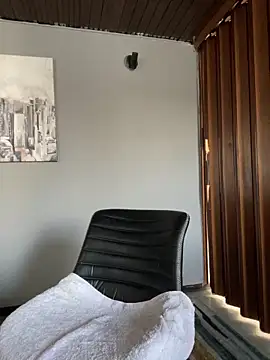 Maggie Geller online show from 03.10.25