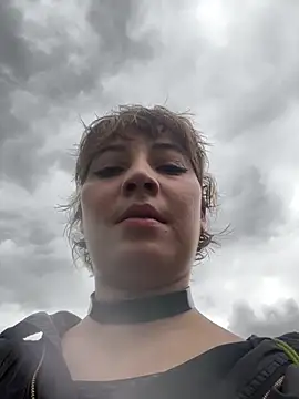 Maggie Geller online show from 11.14.25