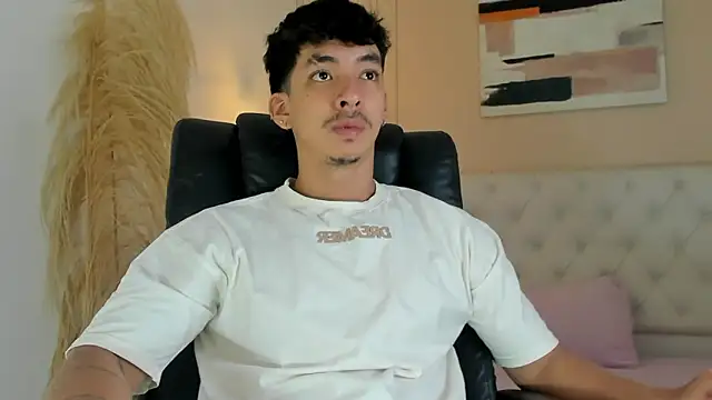 ISAAC CRYSTON online show from 11.08.25