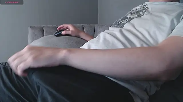 Snapshot of Golden-Boyy chatting on 02.18.25 Golden-Boyy online show from 02.18.25