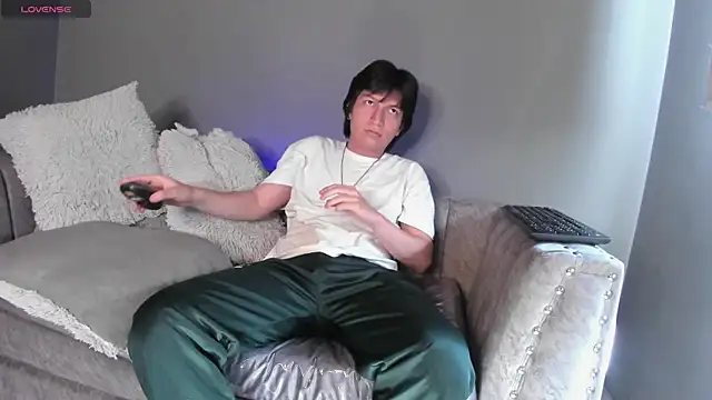 Snapshot of Golden-Boyy chatting on 03.01.25 Golden-Boyy online show from 03.01.25