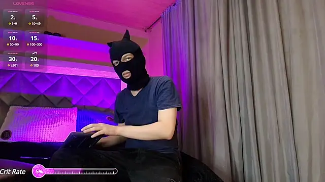 Snapshot of Golden-Boyy chatting on 03.14.25 Golden-Boyy online show from 03.14.25