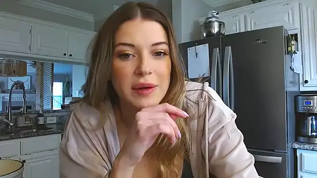 Snapshot of rileydepp chatting on 02.17.25 rileydepp online show from 02.17.25