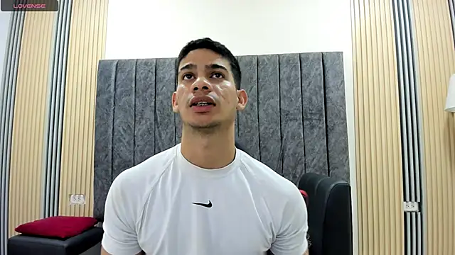 Snapshot of ANDRES_STUD chatting on 02.04.26 ANDRES STUD online show from 02.04.26