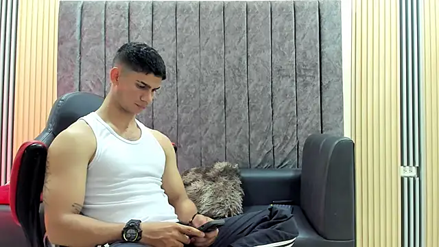 Snapshot of ANDRES_STUD chatting on 02.06.26 ANDRES STUD online show from 02.06.26