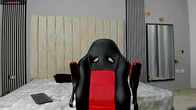 Snapshot of ANDRES_STUD chatting on 02.12.26 ANDRES STUD online show from 02.12.26