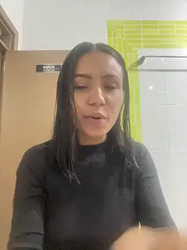 Snapshot of julieta_fn chatting on 04.18.26 julieta fn online show from 04.18.26