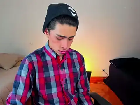 Snapshot of steve__gray chatting on 02.16.25 steve gray online show from 02.16.25