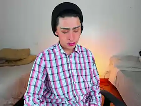 Snapshot of steve__gray chatting on 02.18.25 steve gray online show from 02.18.25