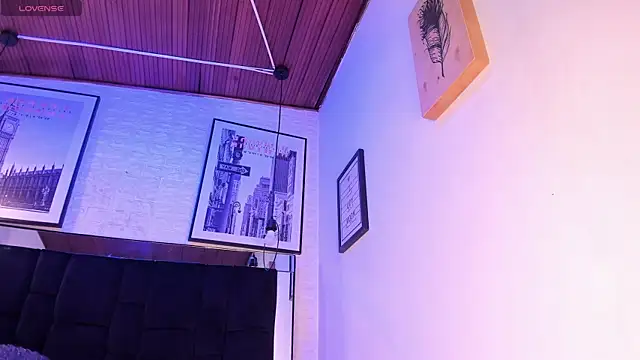 tylla  online show from 11.11.25