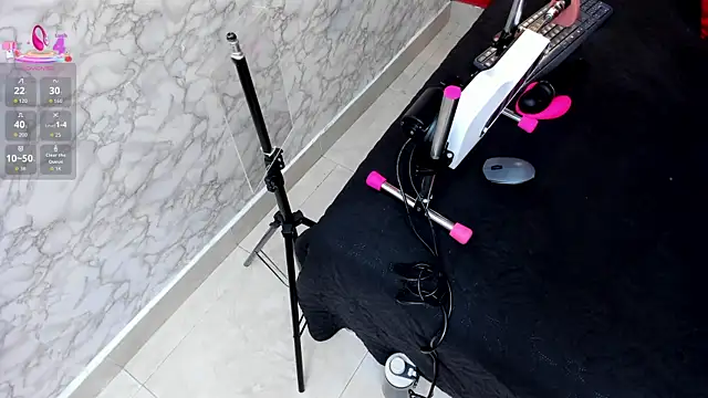 Snapshot of IVISBOUNCYASS chatting on 11.10.25 IVISBOUNCYASS online show from 11.10.25