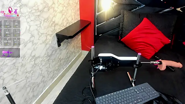 Snapshot of IVISBOUNCYASS chatting on 12.22.25 IVISBOUNCYASS online show from 12.22.25