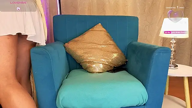 sophia dumont online show from 11.26.25