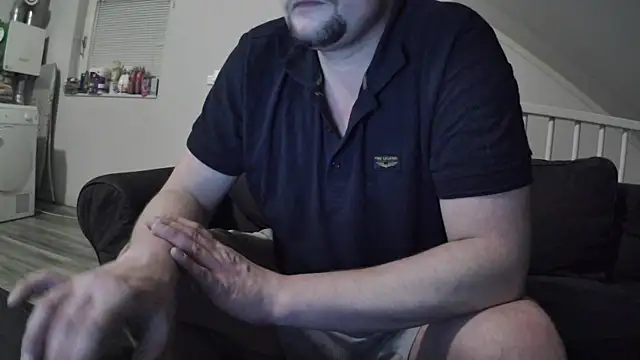 YourLoveBoyKevin online show from 02.14.25