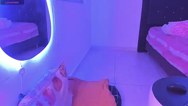 Snapshot of _Charlottequeen chatting on 02.14.25 Charlottequeen online show from 02.14.25