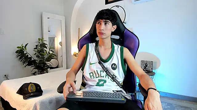 NovaaWheler online show from 02.12.25