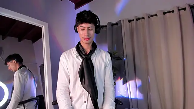 NovaaWheler online show from 10.11.25